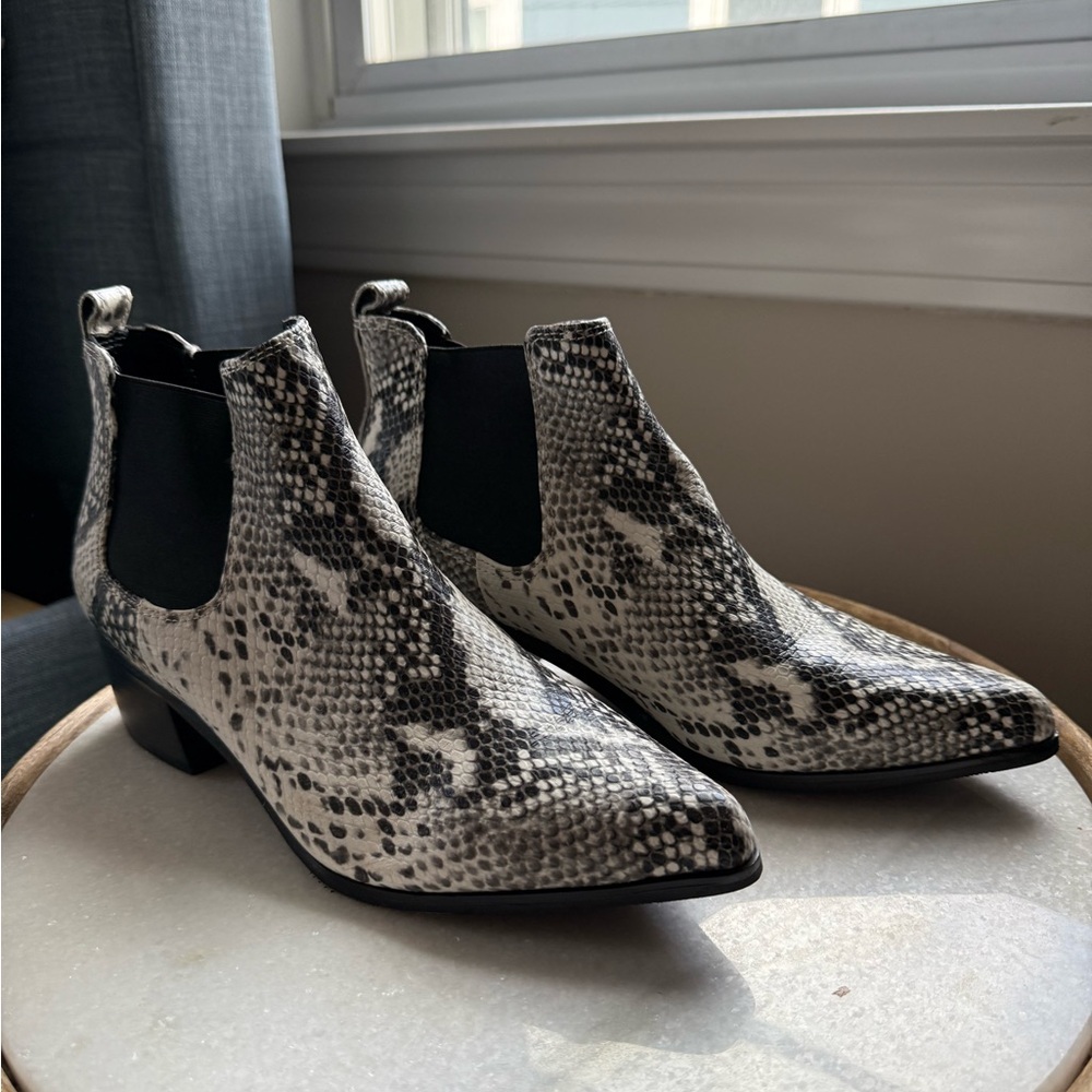 Blonde Snake Booties Size 9